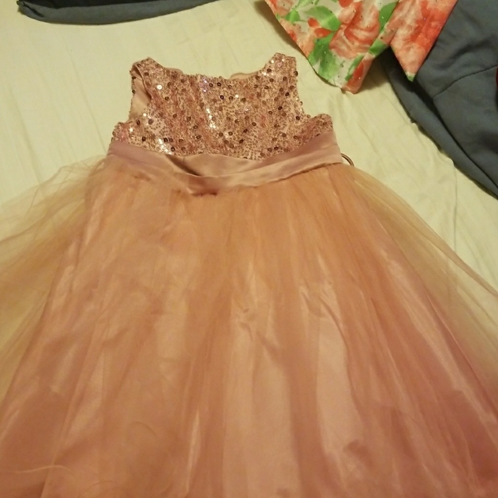 Girls dress